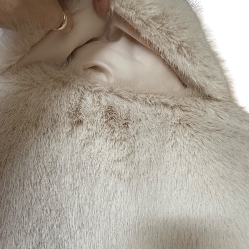 AKIRA NWT Stunning Cream Faux Fur Collared Cropped Lined Teddy Jacket (0723) - Picture 6 of 13